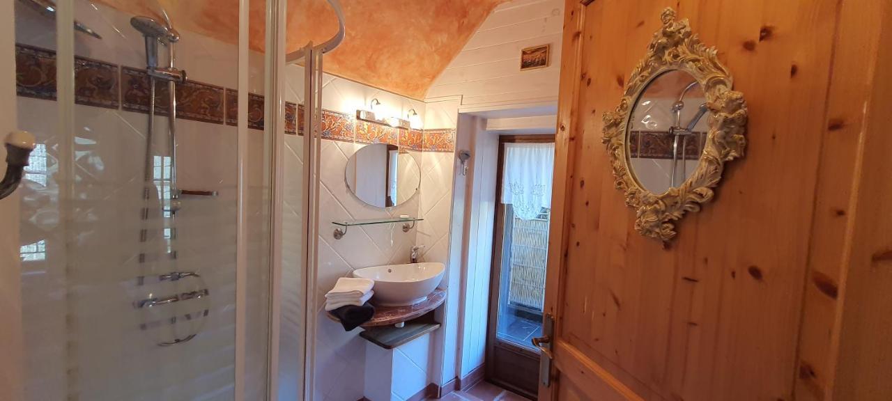 コンク Le Castellou Bed & Breakfast エクステリア 写真