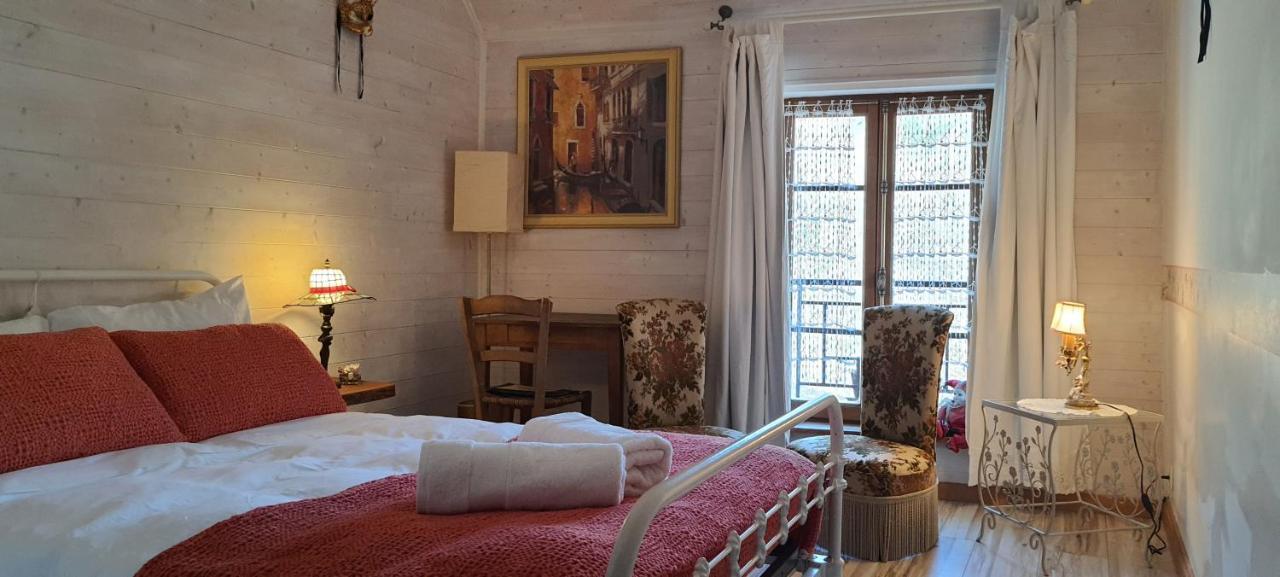 コンク Le Castellou Bed & Breakfast エクステリア 写真